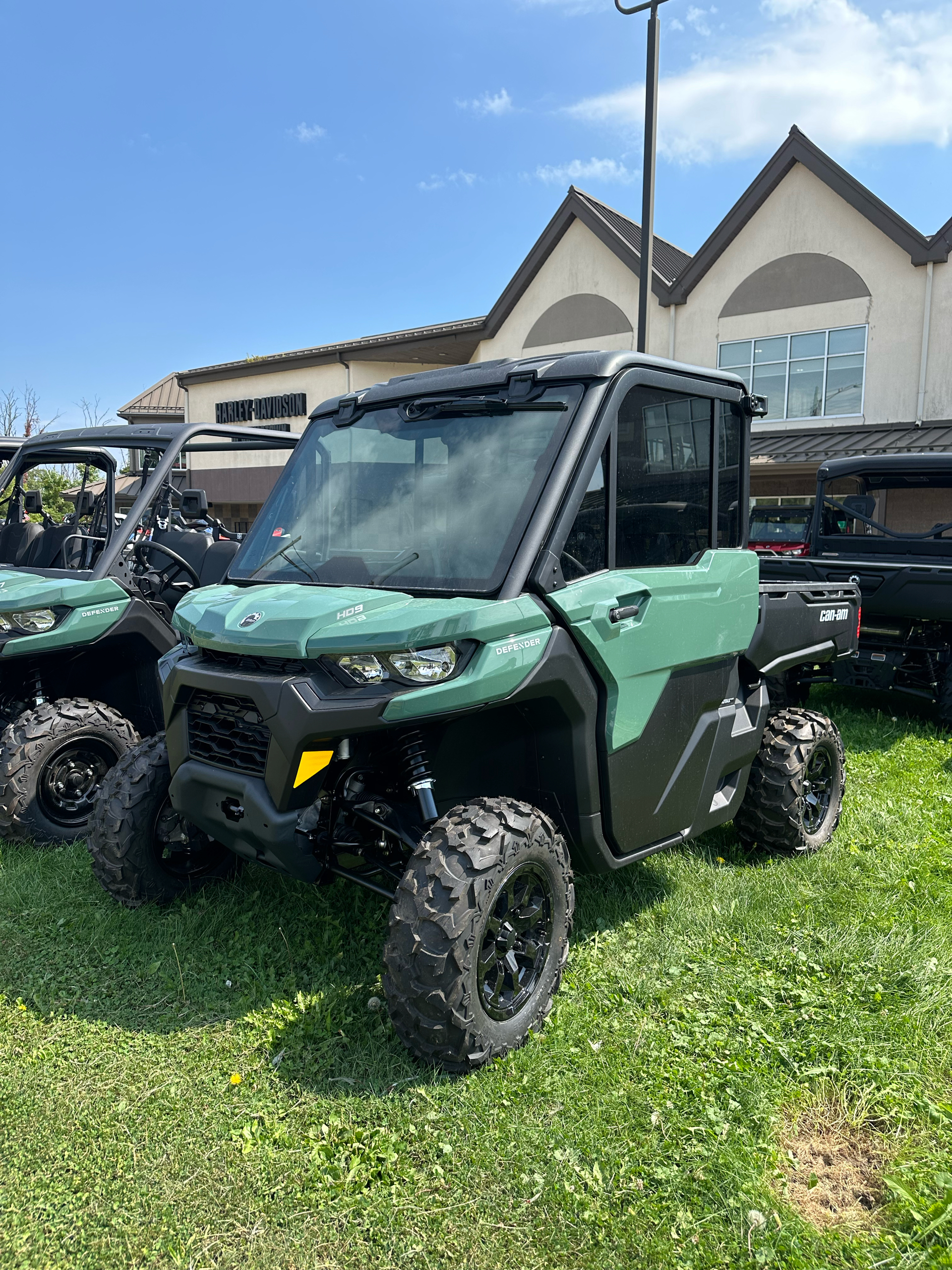 2025 Can-Am Defender DPS CAB in Falconer, New York - Photo 2