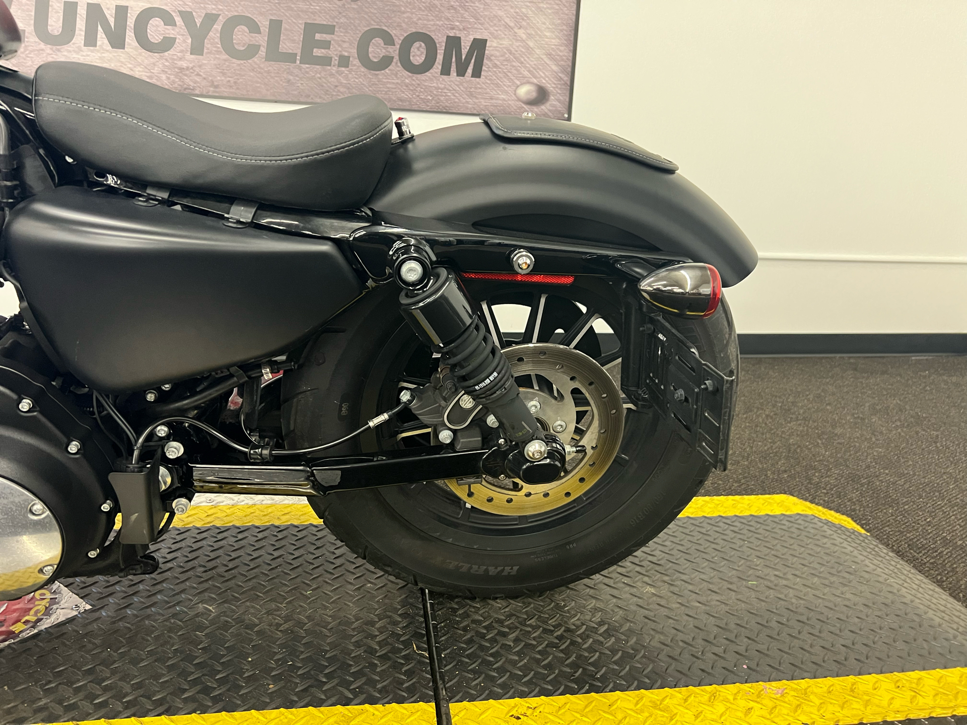 2015 Harley-Davidson Iron 883™ in Tyrone, Pennsylvania - Photo 12
