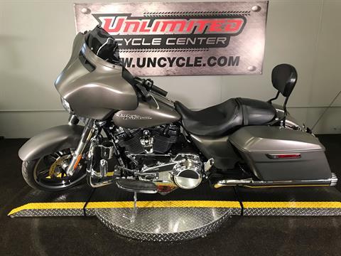 2018 Harley-Davidson Street Glide® in Tyrone, Pennsylvania - Photo 8