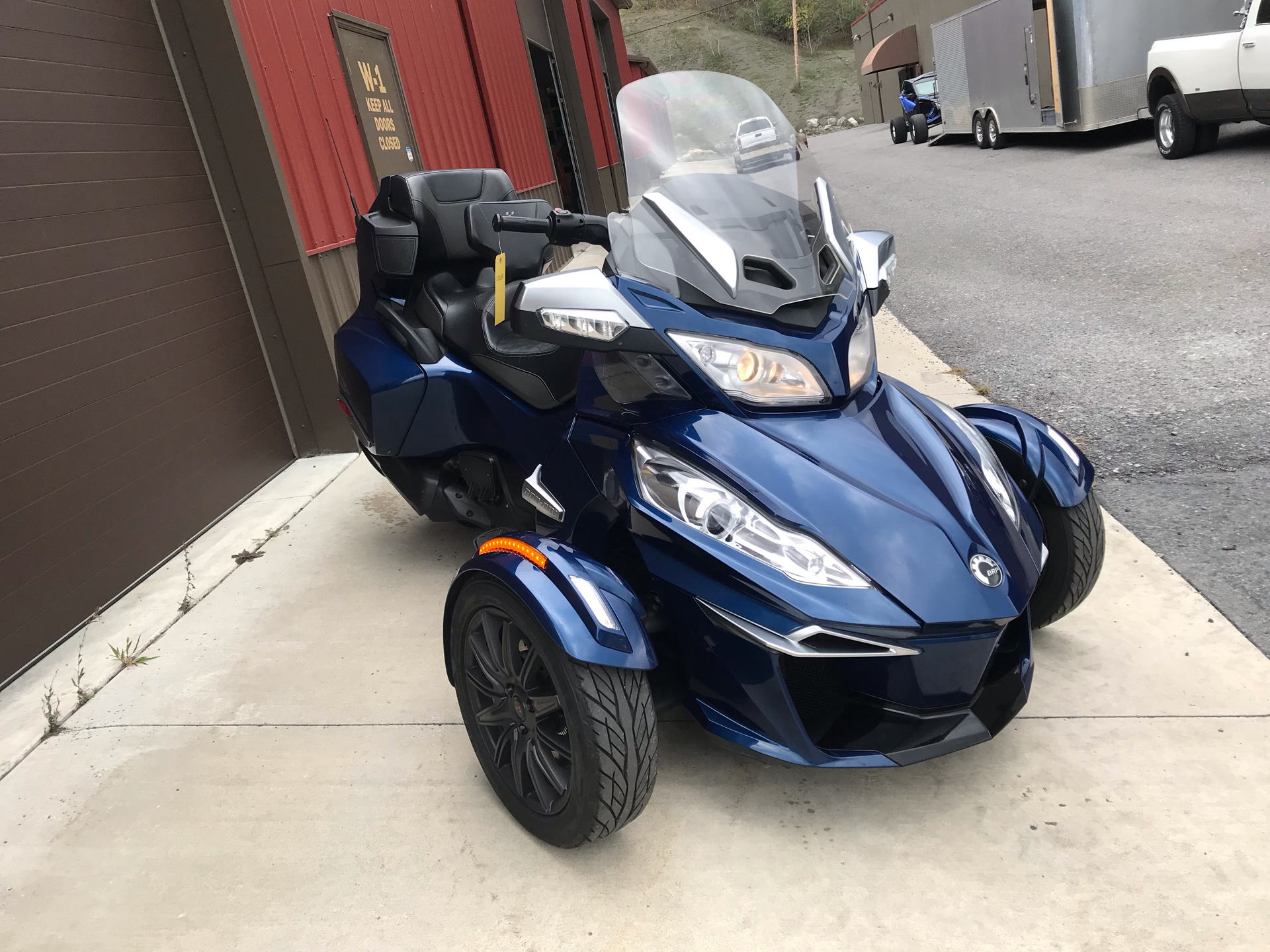 2016 Can-Am Spyder RT-S SE6 in Tyrone, Pennsylvania - Photo 3