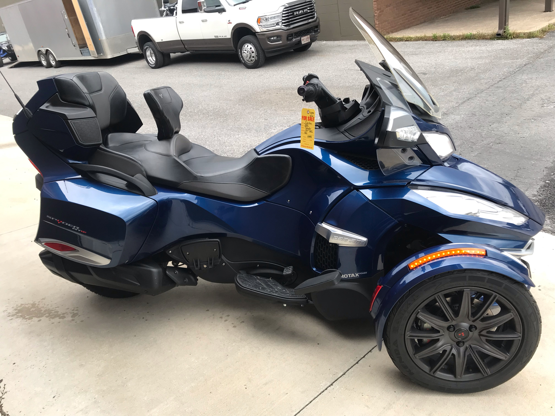 2016 Can-Am Spyder RT-S SE6 in Tyrone, Pennsylvania - Photo 4