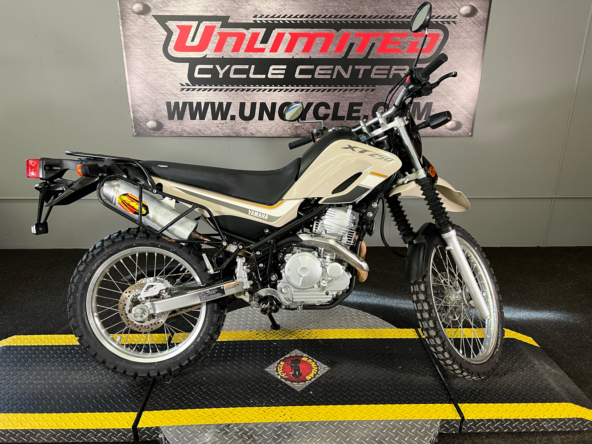 2020 Yamaha XT250 in Tyrone, Pennsylvania - Photo 2