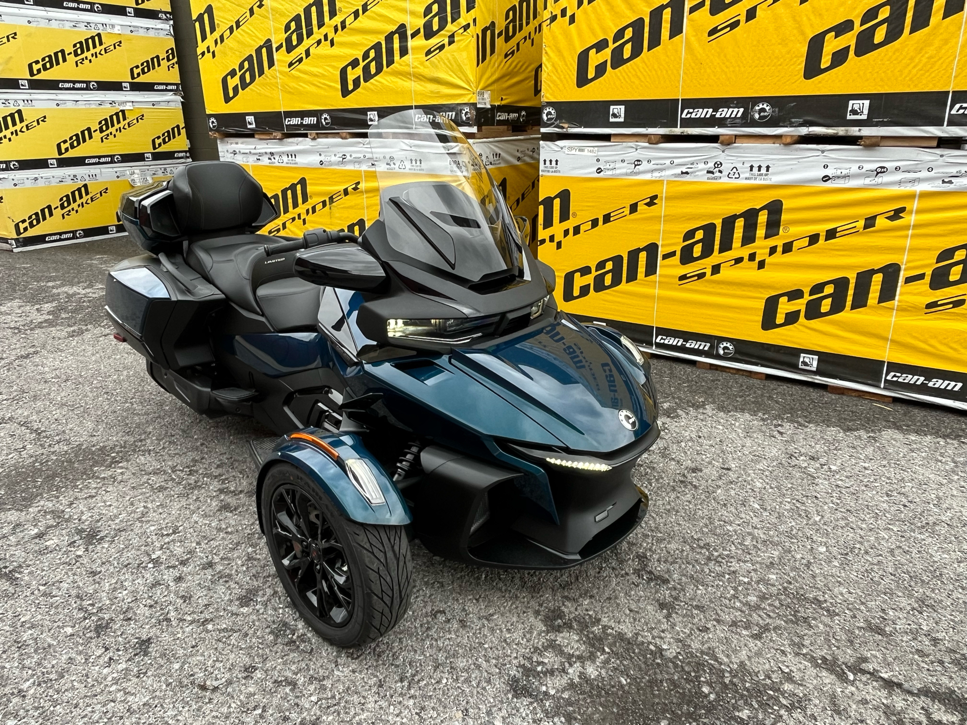 2024 Can-Am Spyder RT Limited in Tyrone, Pennsylvania - Photo 2