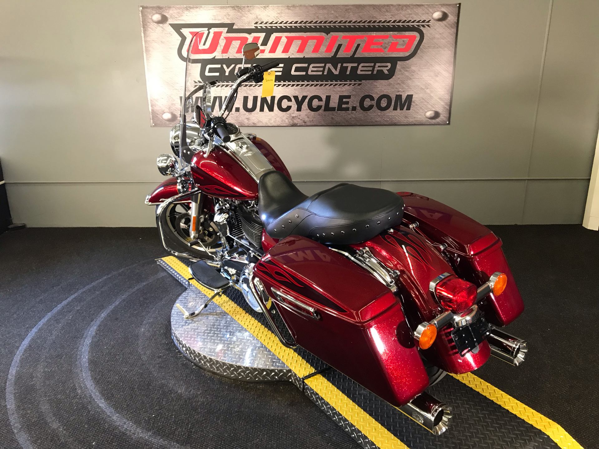 Used 2017 Harley Davidson Road King Motorcycles In Tyrone Pa 694539 Hard Candy Hot Rod Red Flake