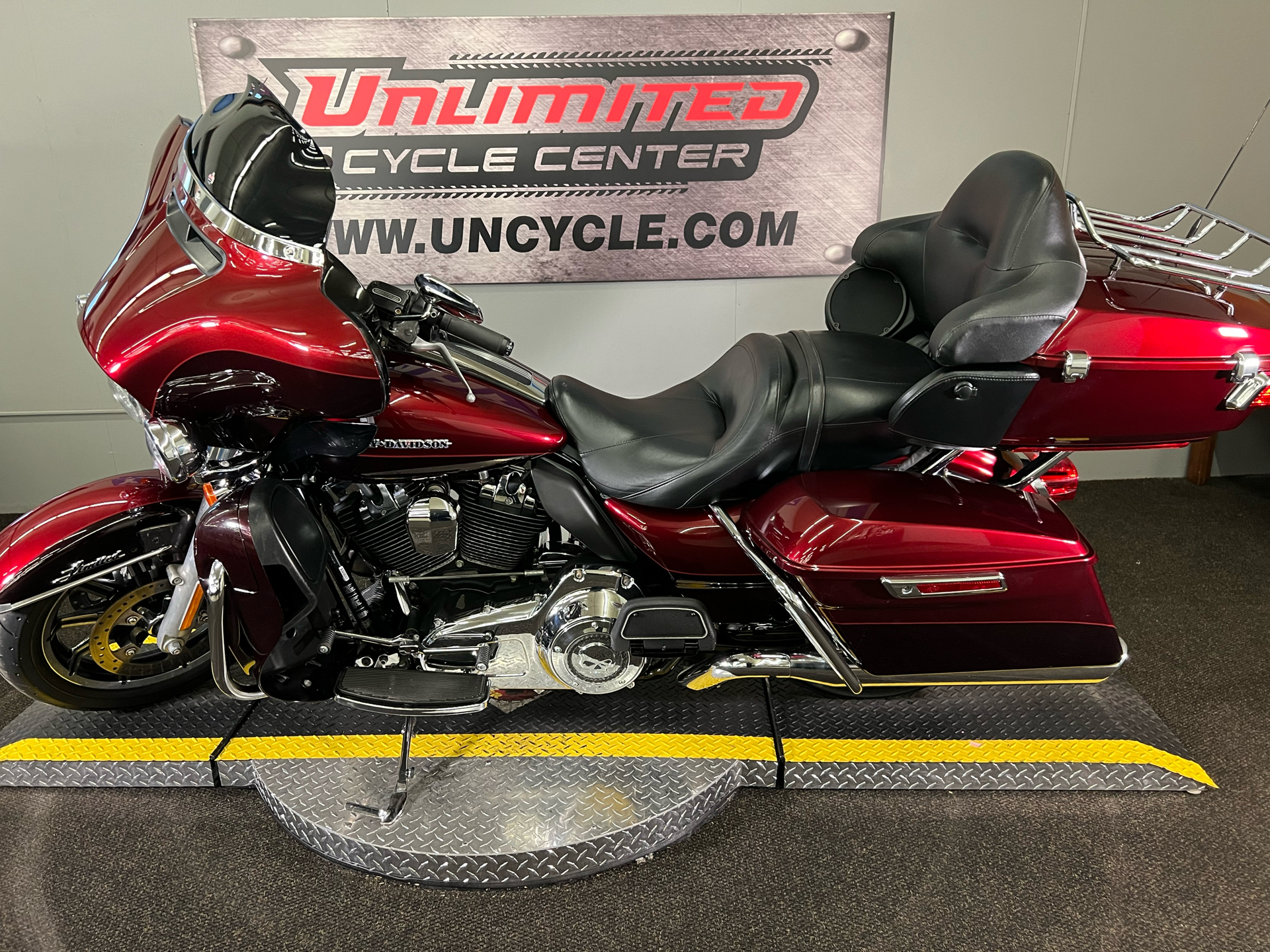 2014 Harley-Davidson Electra Glide® Ultra Classic® in Tyrone, Pennsylvania - Photo 7