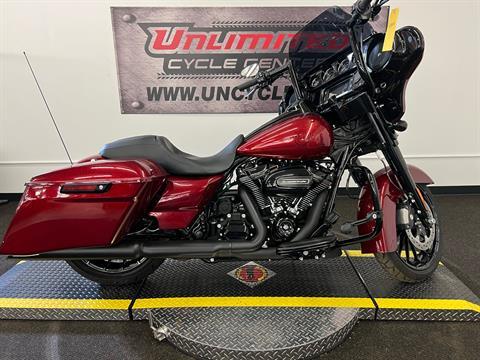 2018 Harley-Davidson Street Glide® Special in Tyrone, Pennsylvania - Photo 2