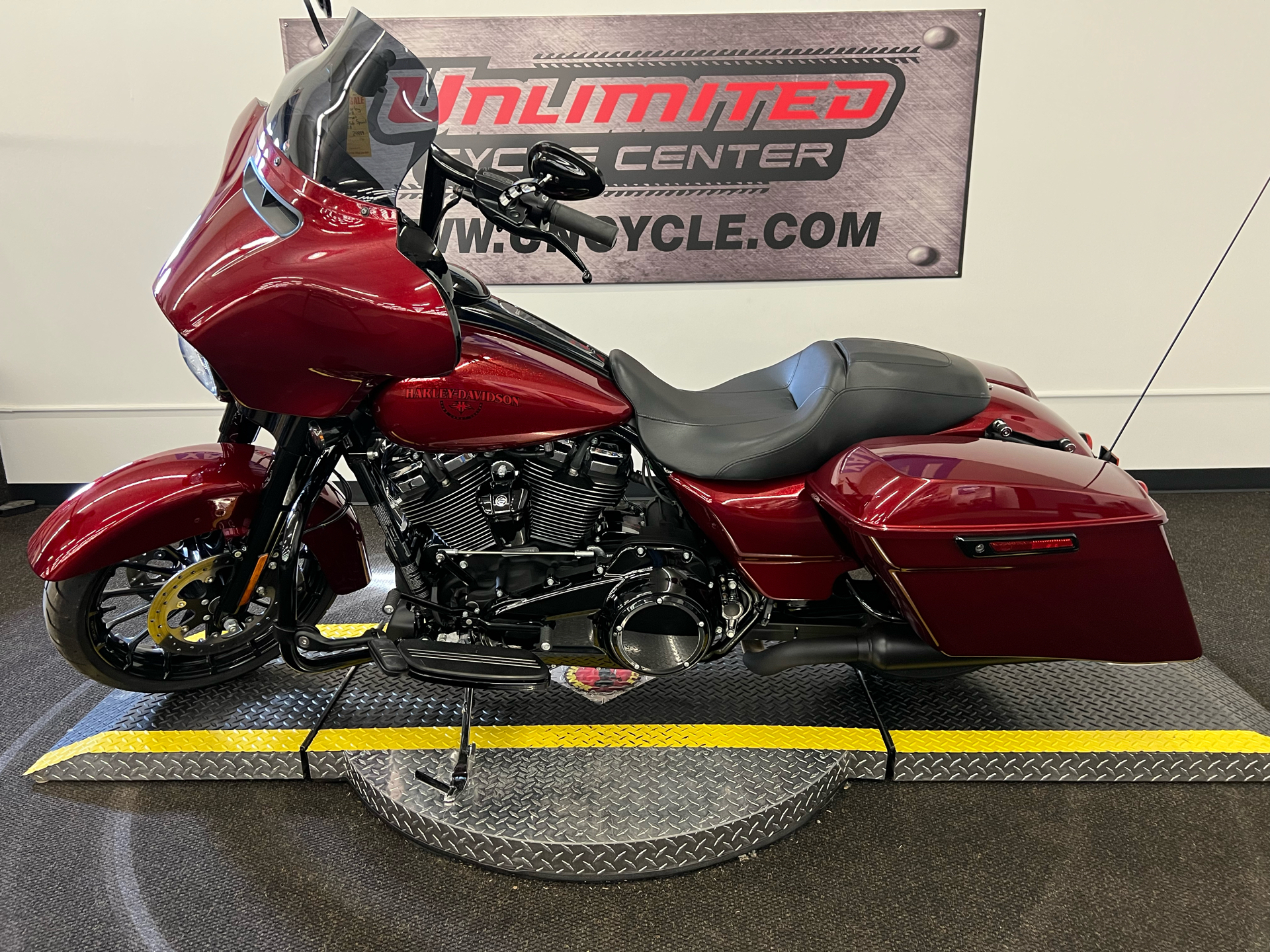 2018 Harley-Davidson Street Glide® Special in Tyrone, Pennsylvania - Photo 9