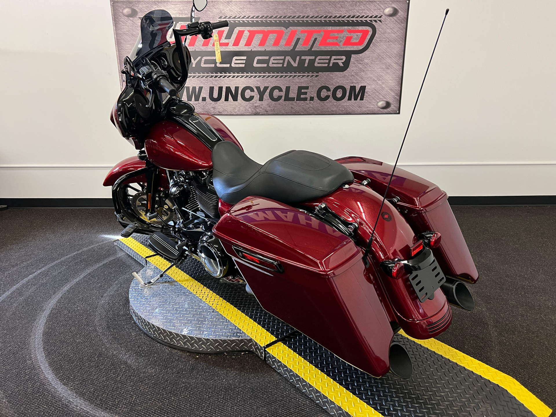 2018 Harley-Davidson Street Glide® Special in Tyrone, Pennsylvania - Photo 13
