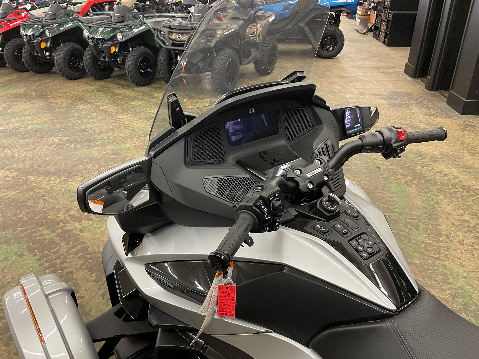 2022 Can-Am Spyder RT Limited in Tyrone, Pennsylvania - Photo 3