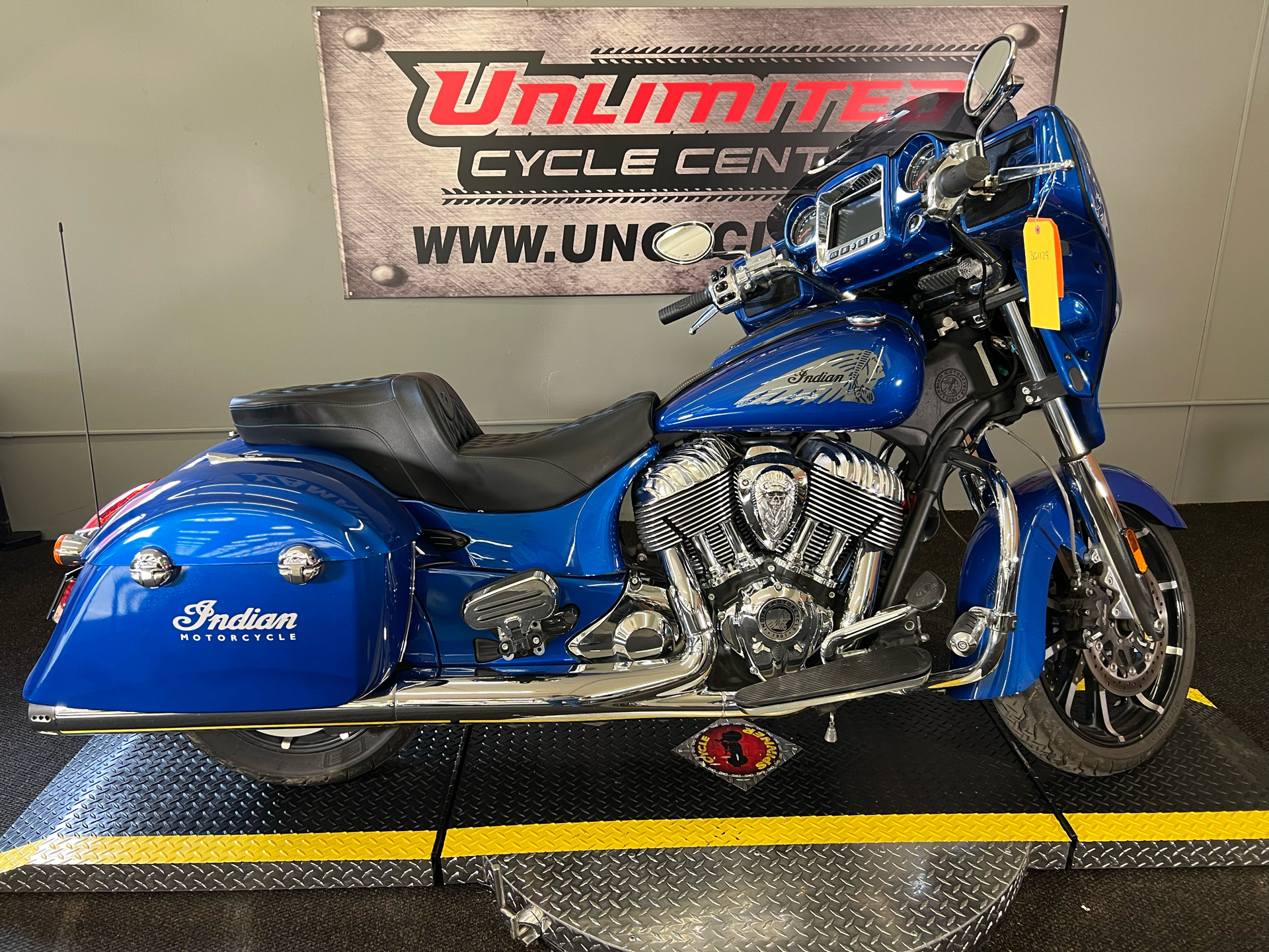 2018 Indian Motorcycle Chieftain® Limited ABS in Tyrone, Pennsylvania - Photo 2