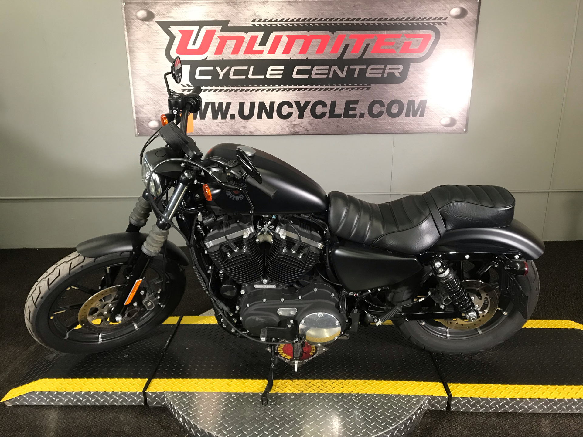 2020 Harley-Davidson Iron 883™ in Tyrone, Pennsylvania - Photo 7