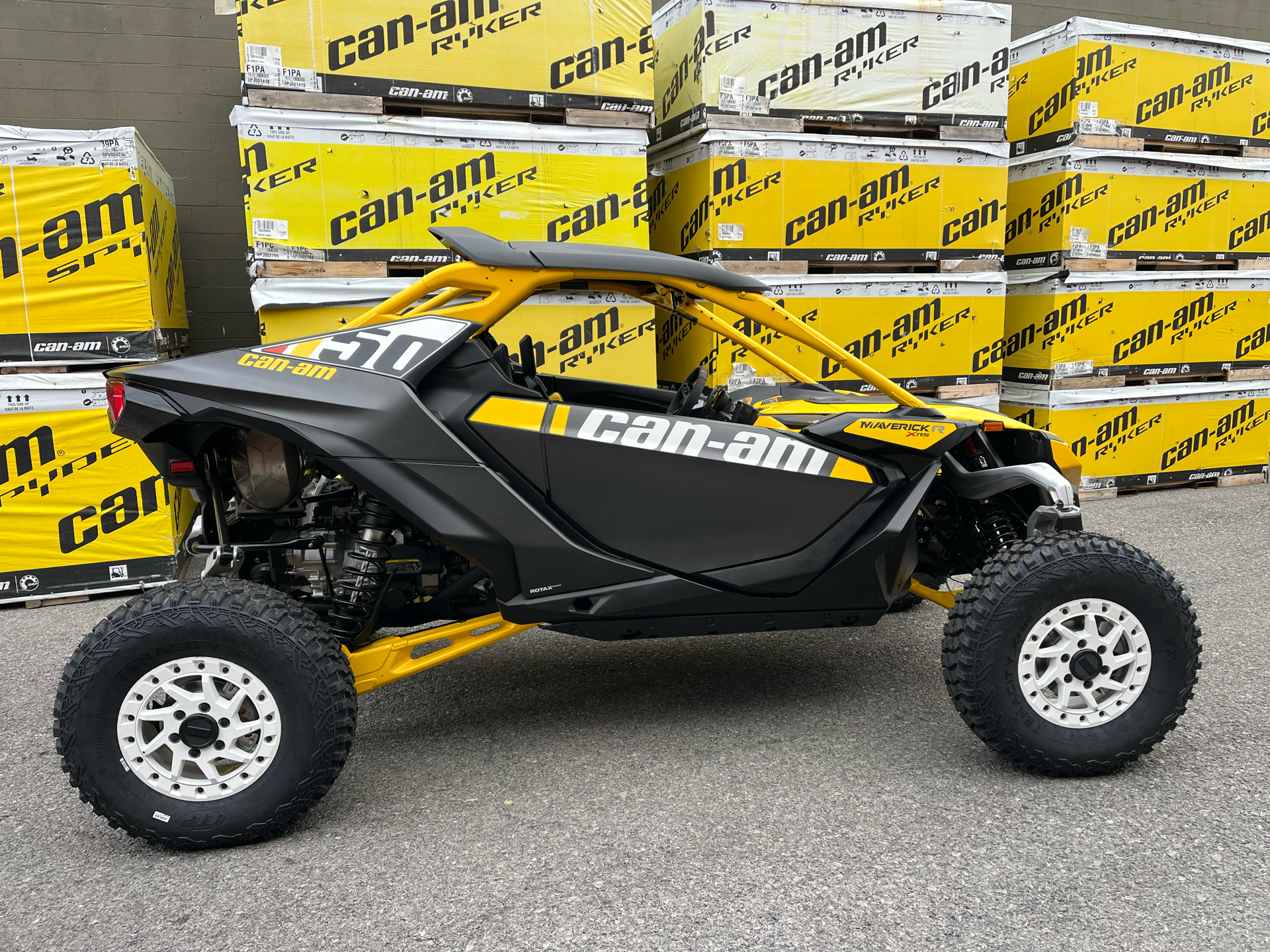2024 Can-Am Maverick R X RS with Smart-Shox in Tyrone, Pennsylvania - Photo 2