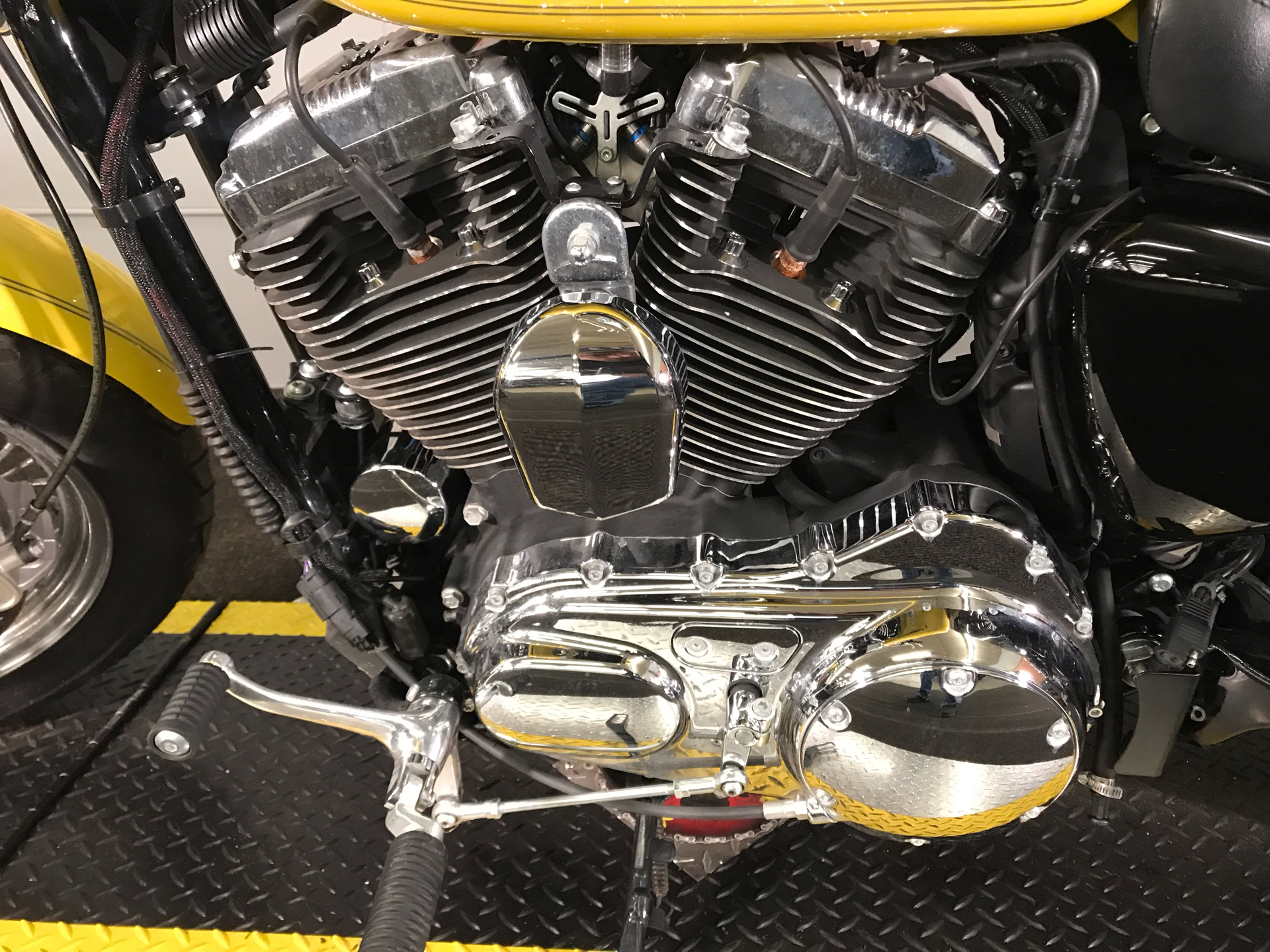 2017 Harley-Davidson 1200 Custom in Tyrone, Pennsylvania - Photo 10