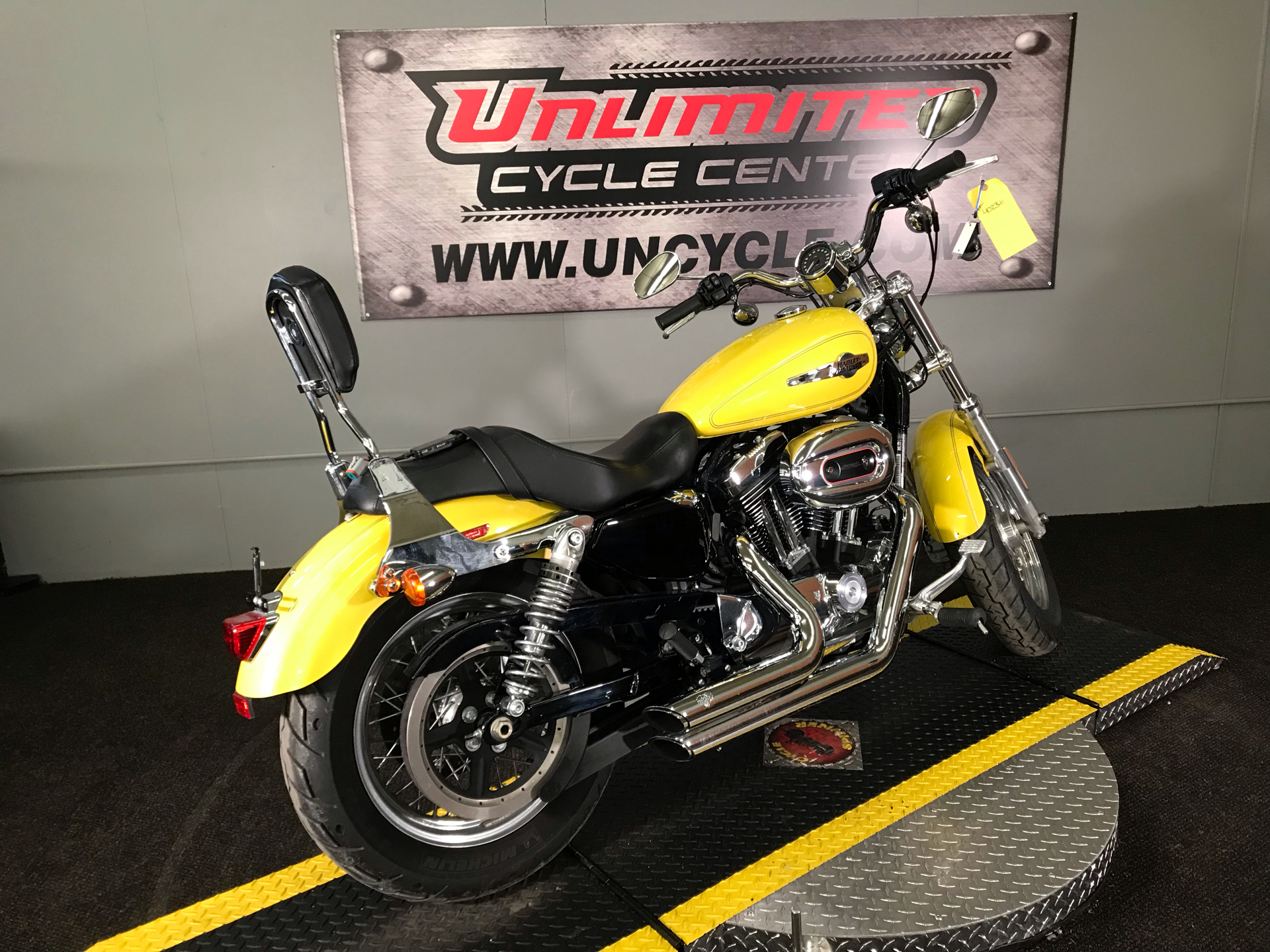 2017 Harley-Davidson 1200 Custom in Tyrone, Pennsylvania - Photo 16
