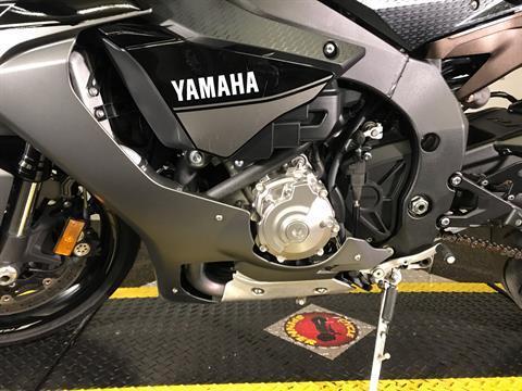 2016 Yamaha YZF-R1 in Tyrone, Pennsylvania - Photo 9
