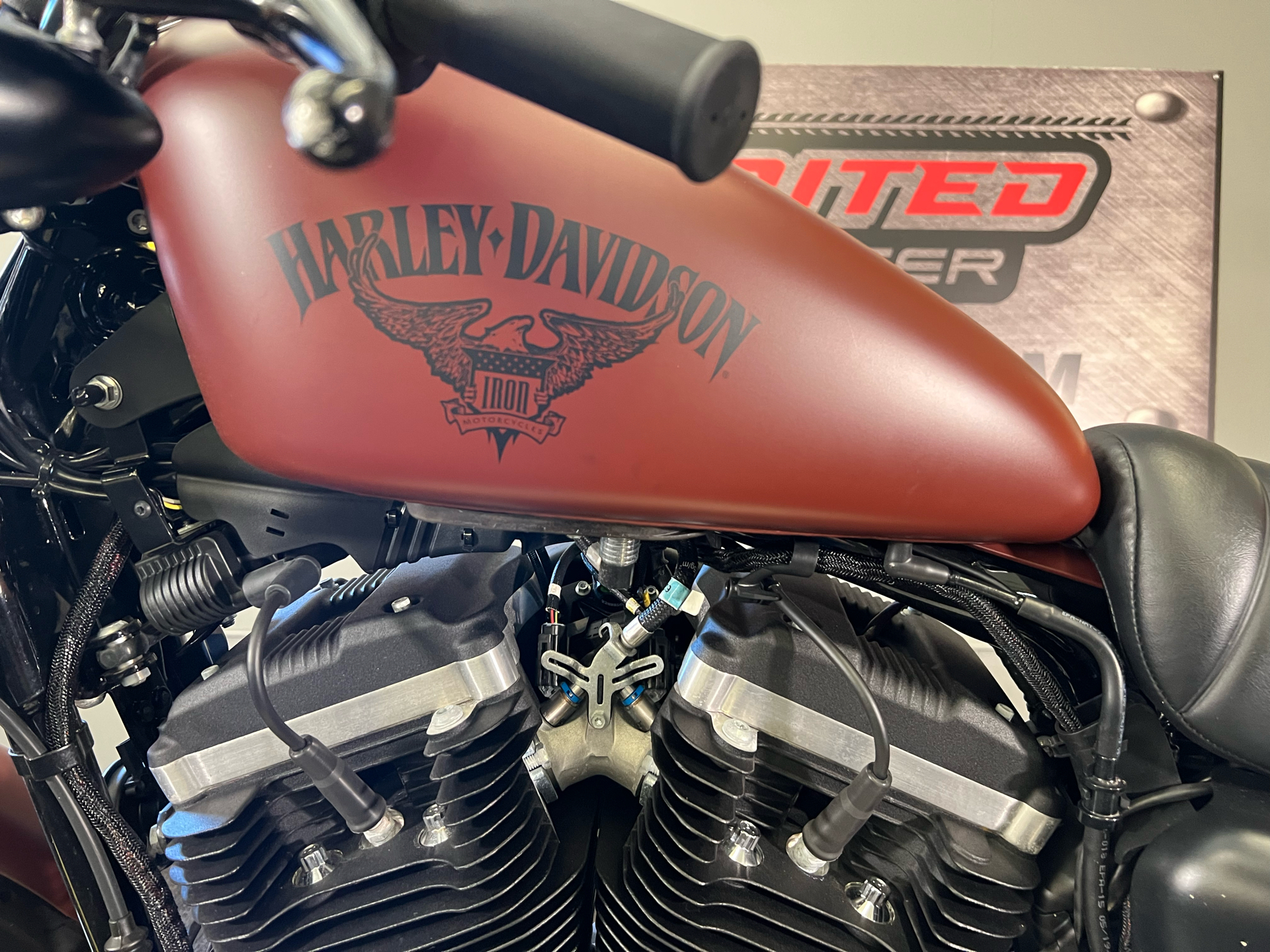 2017 Harley-Davidson Iron 883™ in Tyrone, Pennsylvania - Photo 10