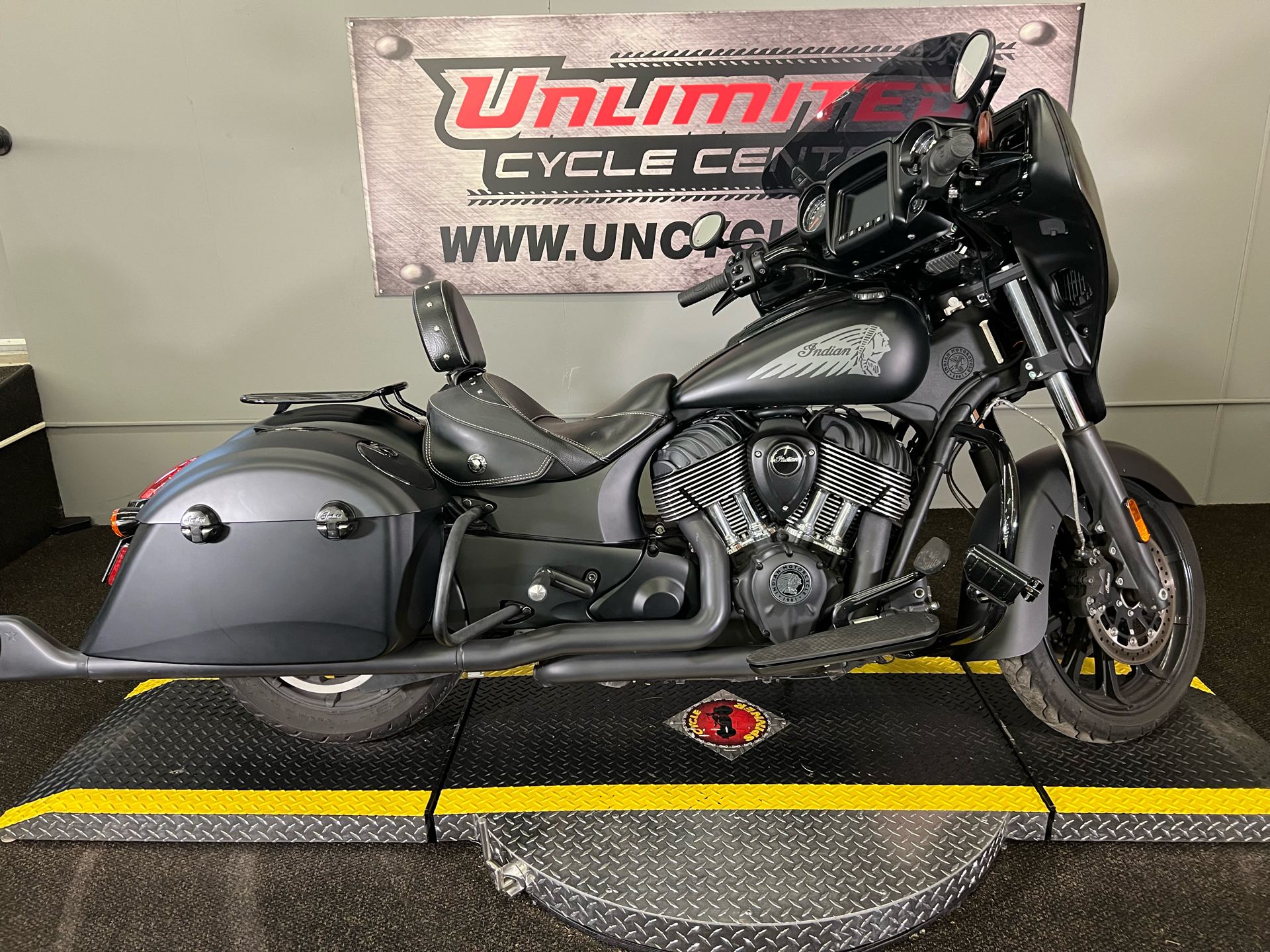 2018 Indian Motorcycle Chieftain® Dark Horse® ABS in Tyrone, Pennsylvania - Photo 2