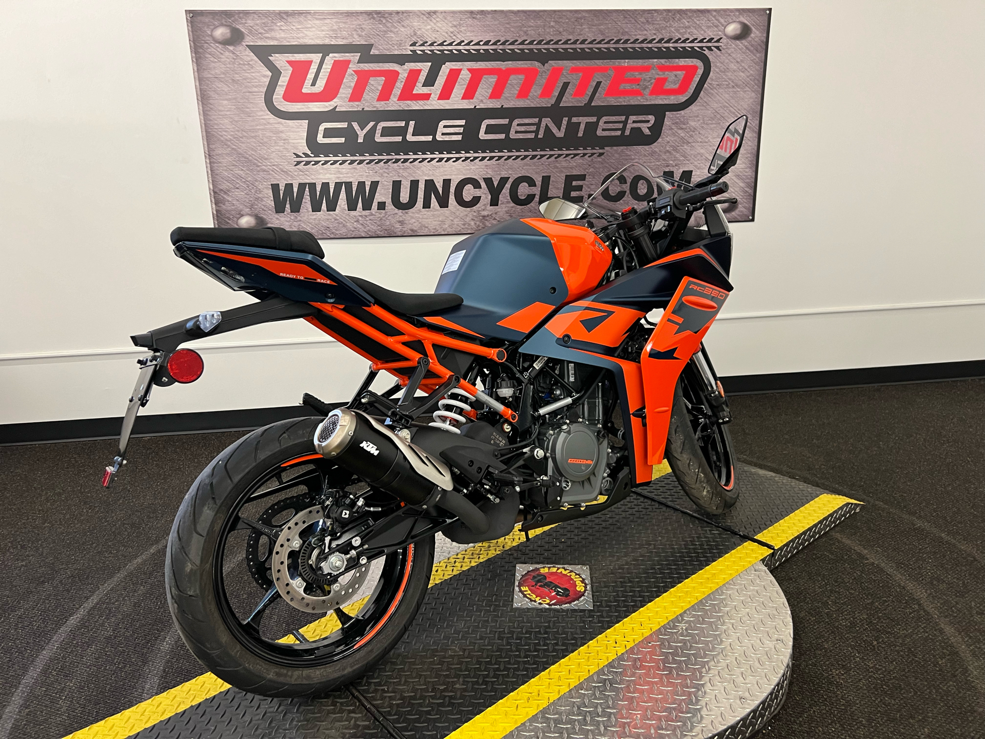 2022 KTM RC 390 in Tyrone, Pennsylvania - Photo 13