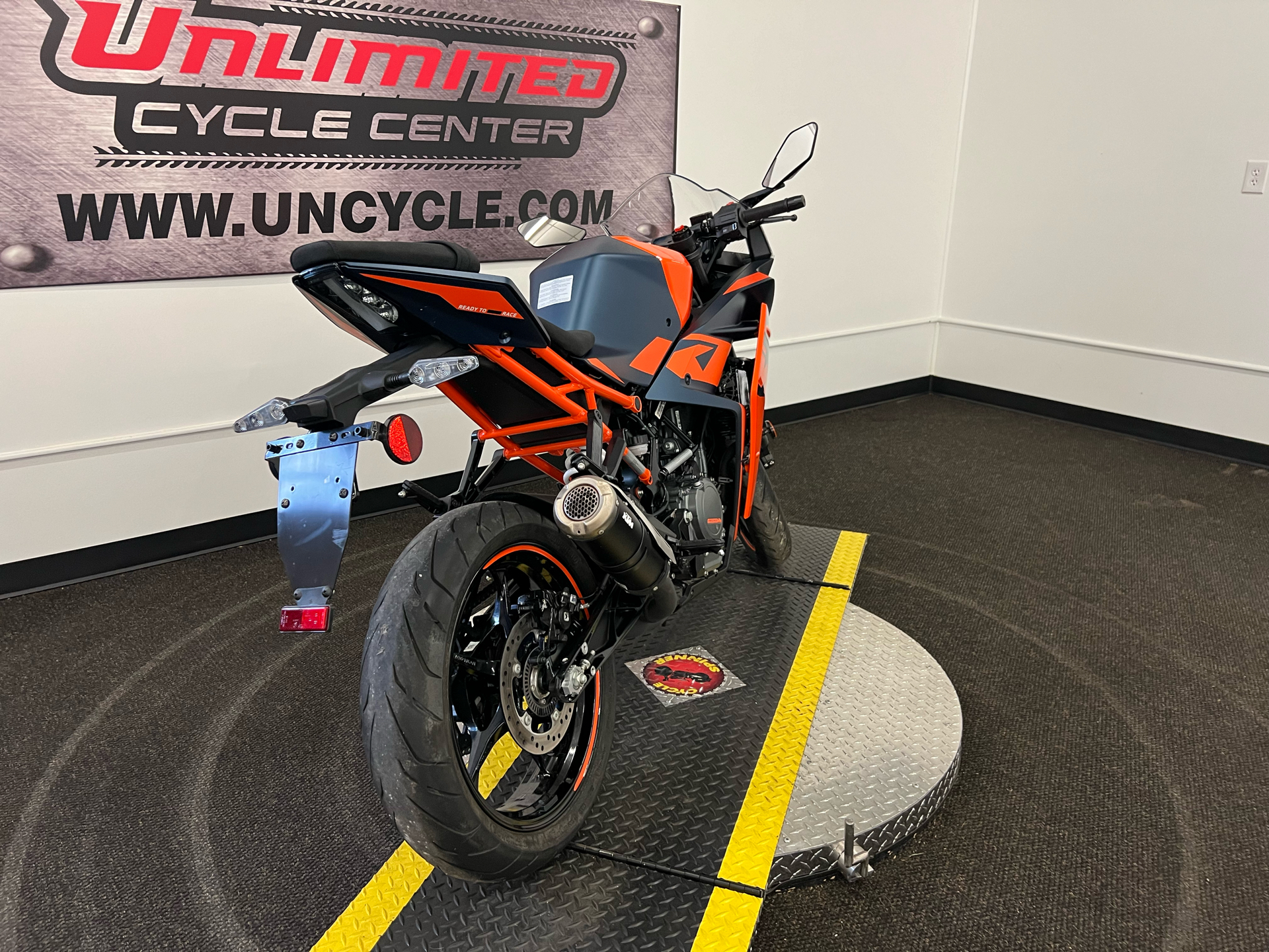 2022 KTM RC 390 in Tyrone, Pennsylvania - Photo 14