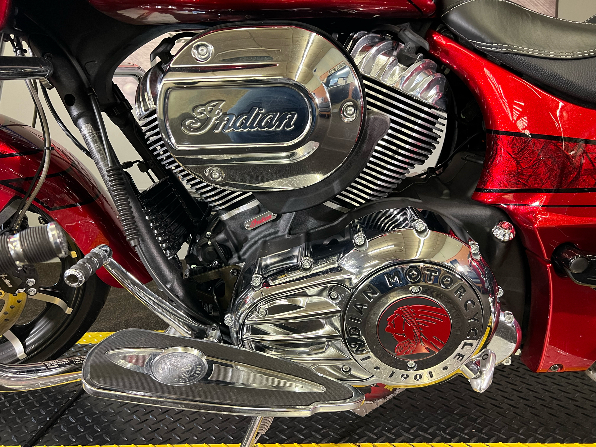 2017 Indian Motorcycle Chieftain® Elite in Tyrone, Pennsylvania - Photo 11