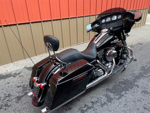 2014 Harley-Davidson Street Glide® in Tyrone, Pennsylvania - Photo 9
