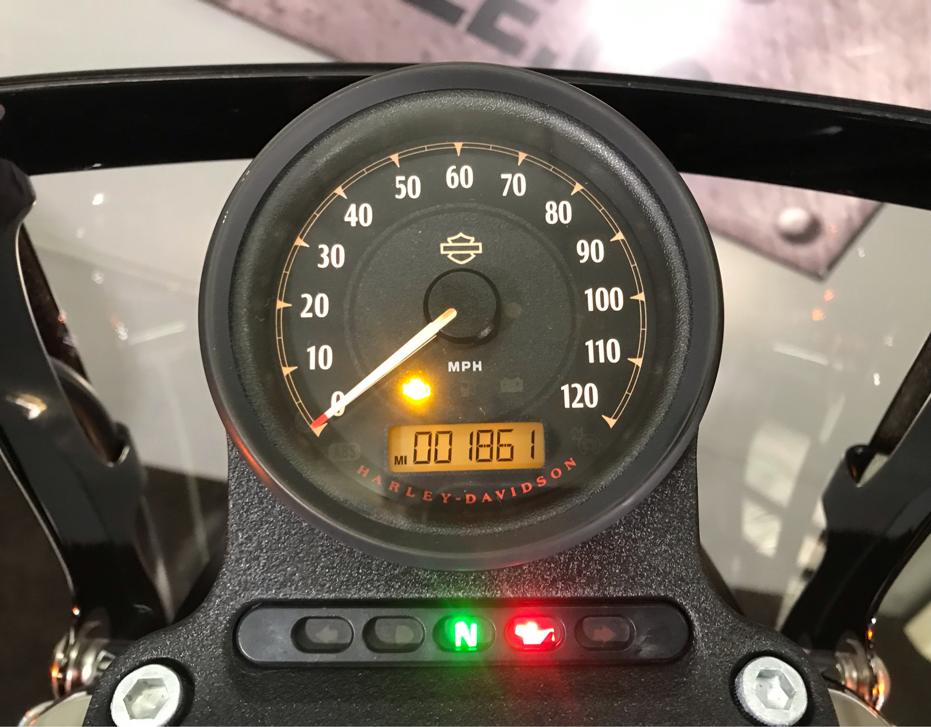 2019 Harley-Davidson Iron 883™ in Tyrone, Pennsylvania - Photo 14