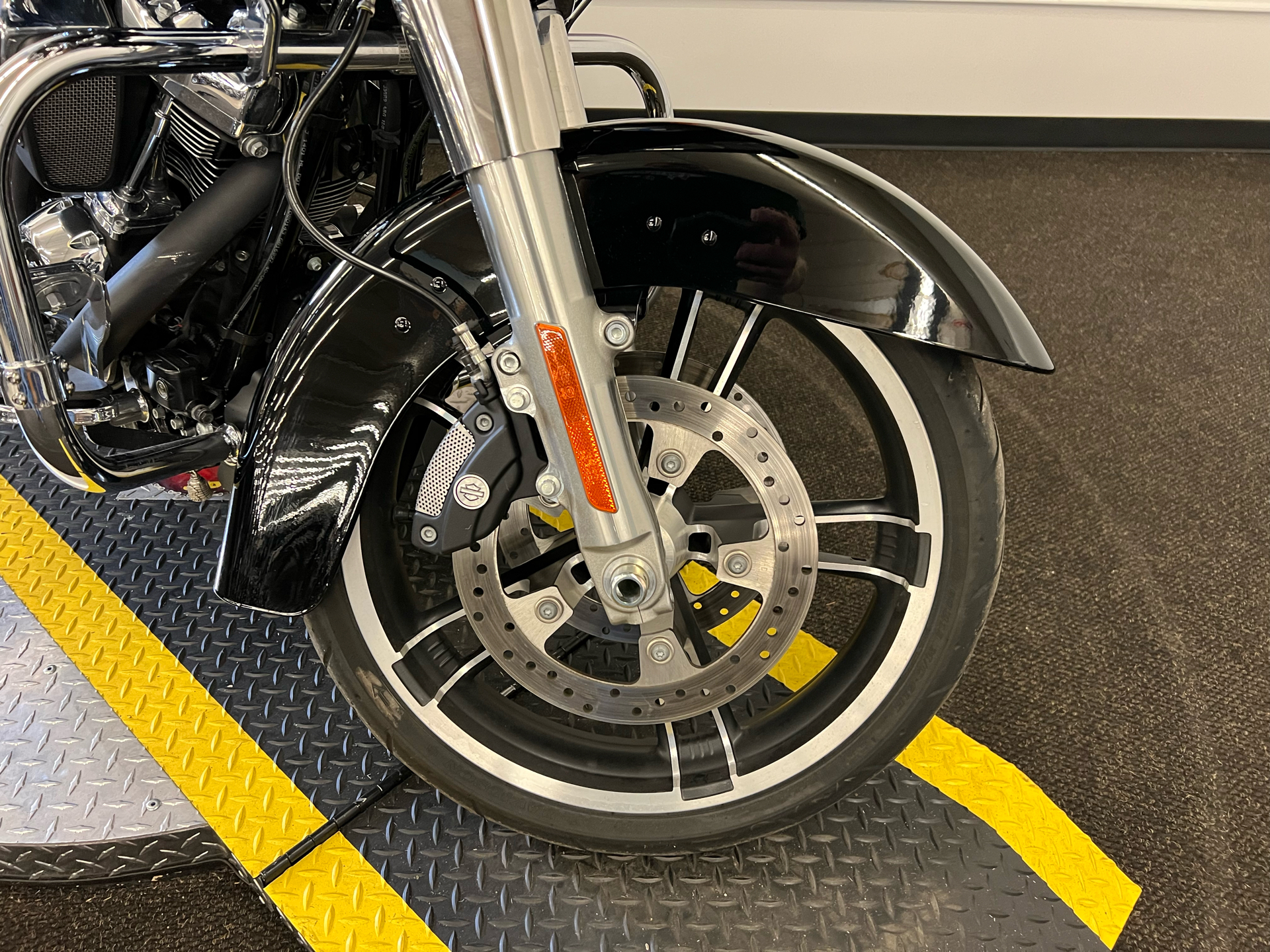 2019 Harley-Davidson Road Glide® in Tyrone, Pennsylvania - Photo 7
