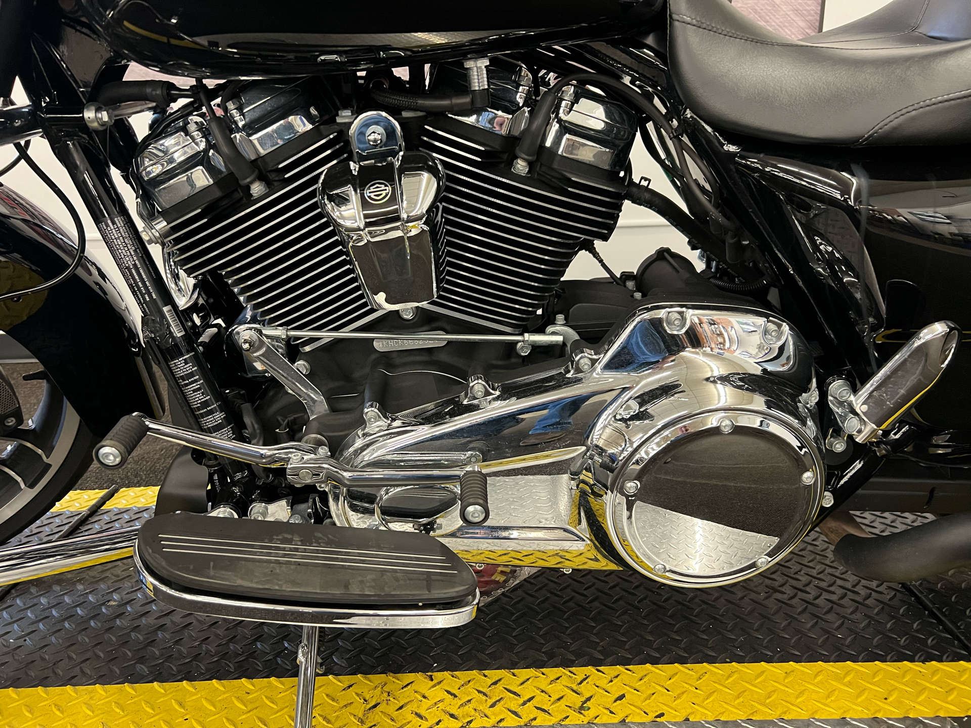 2019 Harley-Davidson Road Glide® in Tyrone, Pennsylvania - Photo 10