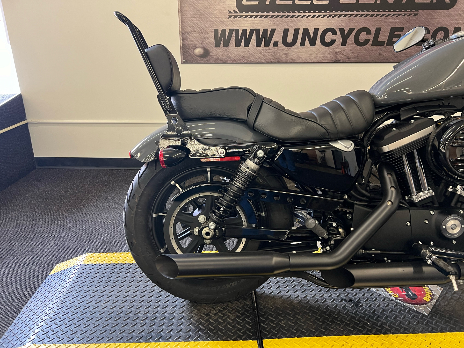2022 Harley-Davidson Iron 883™ in Tyrone, Pennsylvania - Photo 5