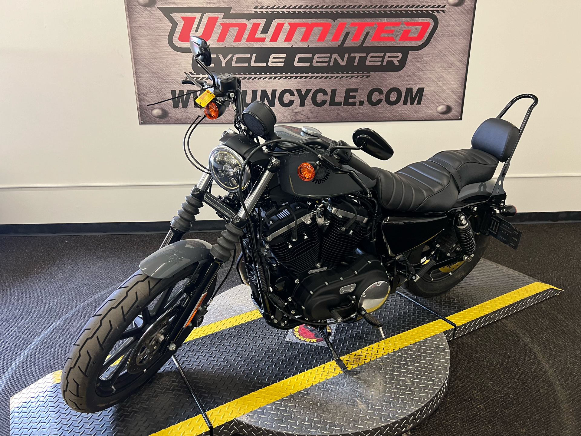 2022 Harley-Davidson Iron 883™ in Tyrone, Pennsylvania - Photo 7