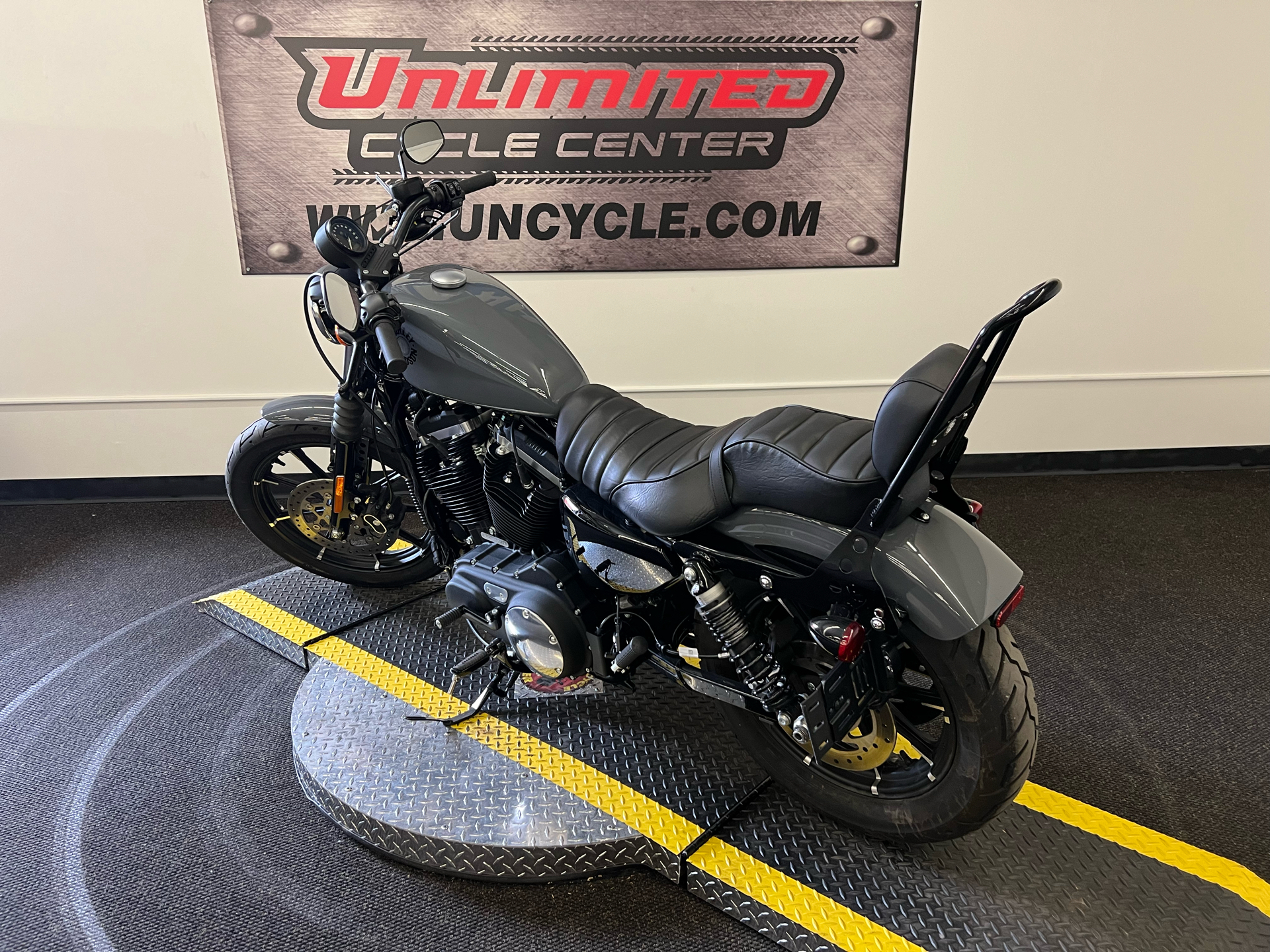 2022 Harley-Davidson Iron 883™ in Tyrone, Pennsylvania - Photo 13