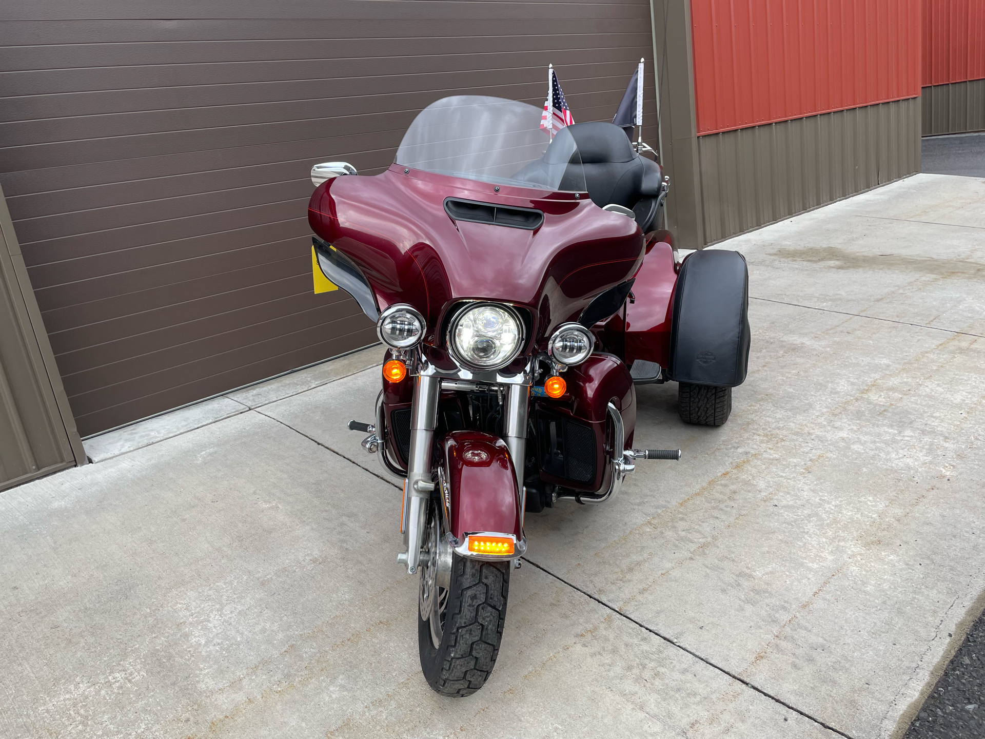 2015 Harley-Davidson Tri Glide® Ultra in Tyrone, Pennsylvania - Photo 2