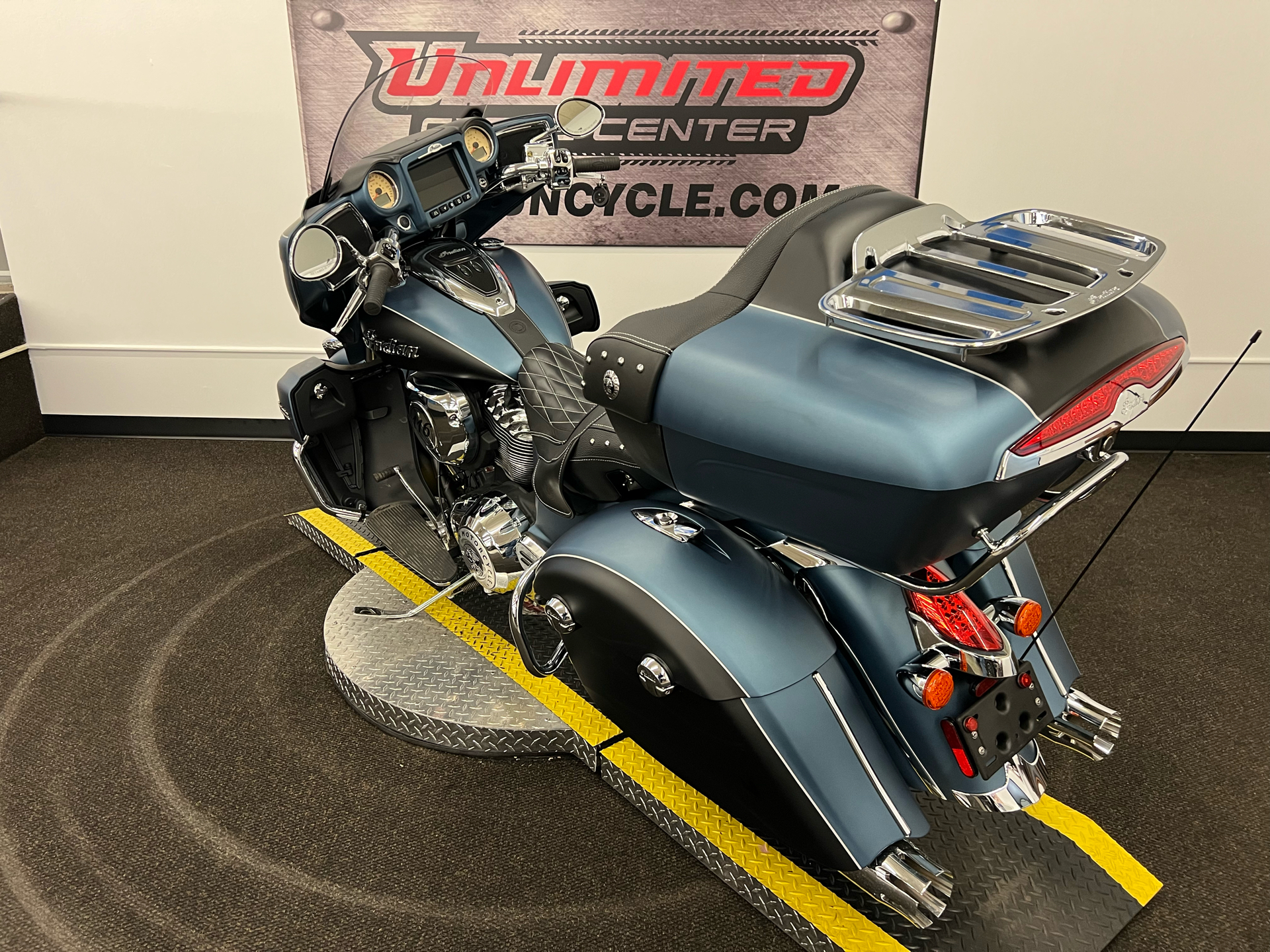 2021 Indian Motorcycle Roadmaster® Icon in Tyrone, Pennsylvania - Photo 13