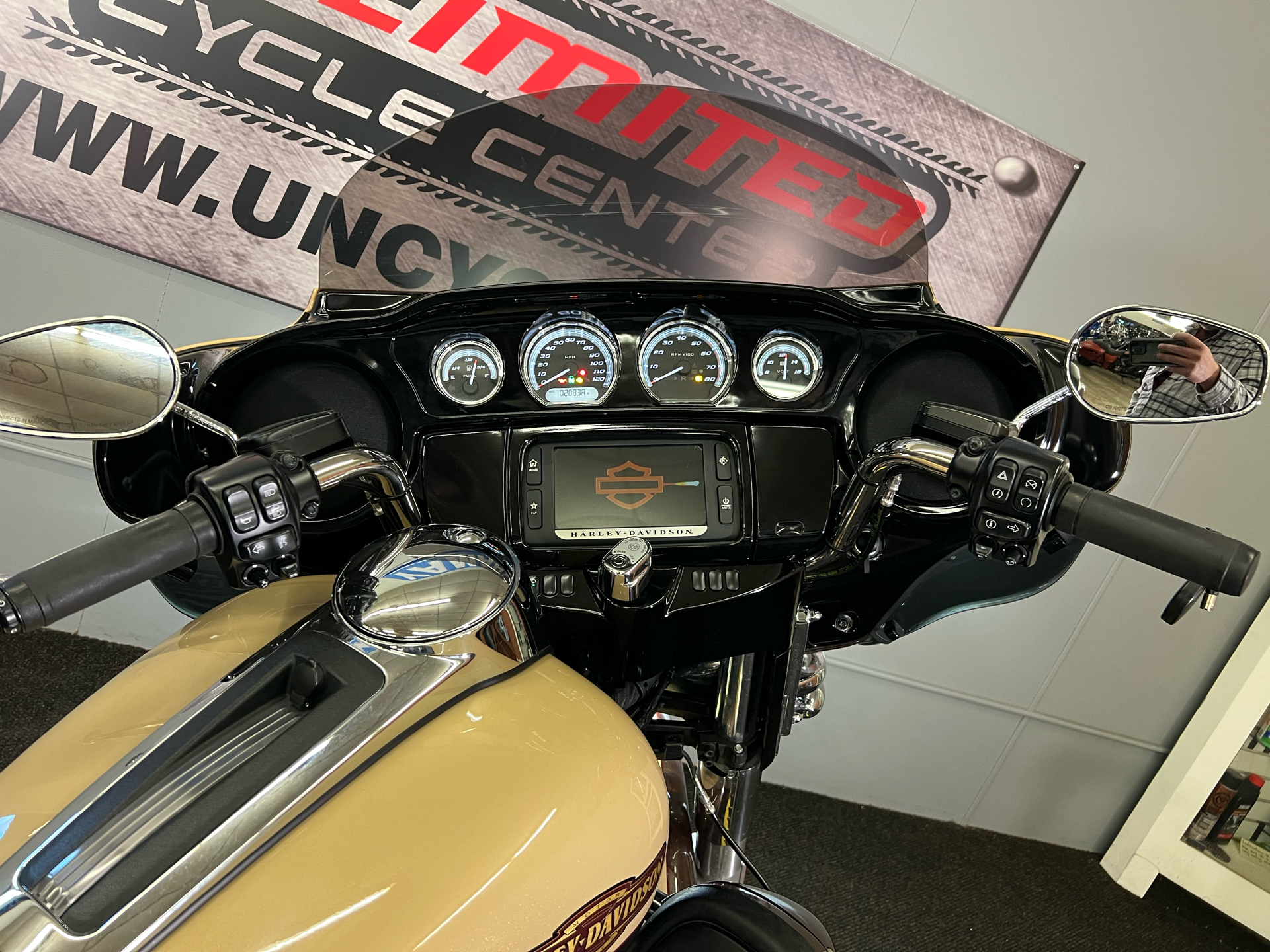 2014 Harley-Davidson Ultra Limited in Tyrone, Pennsylvania - Photo 14