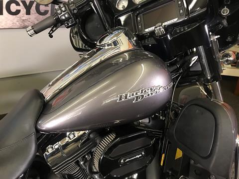2014 Harley-Davidson Street Glide® Special in Tyrone, Pennsylvania - Photo 4