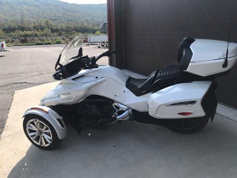 2016 Can-Am Spyder F3 Limited in Tyrone, Pennsylvania - Photo 7