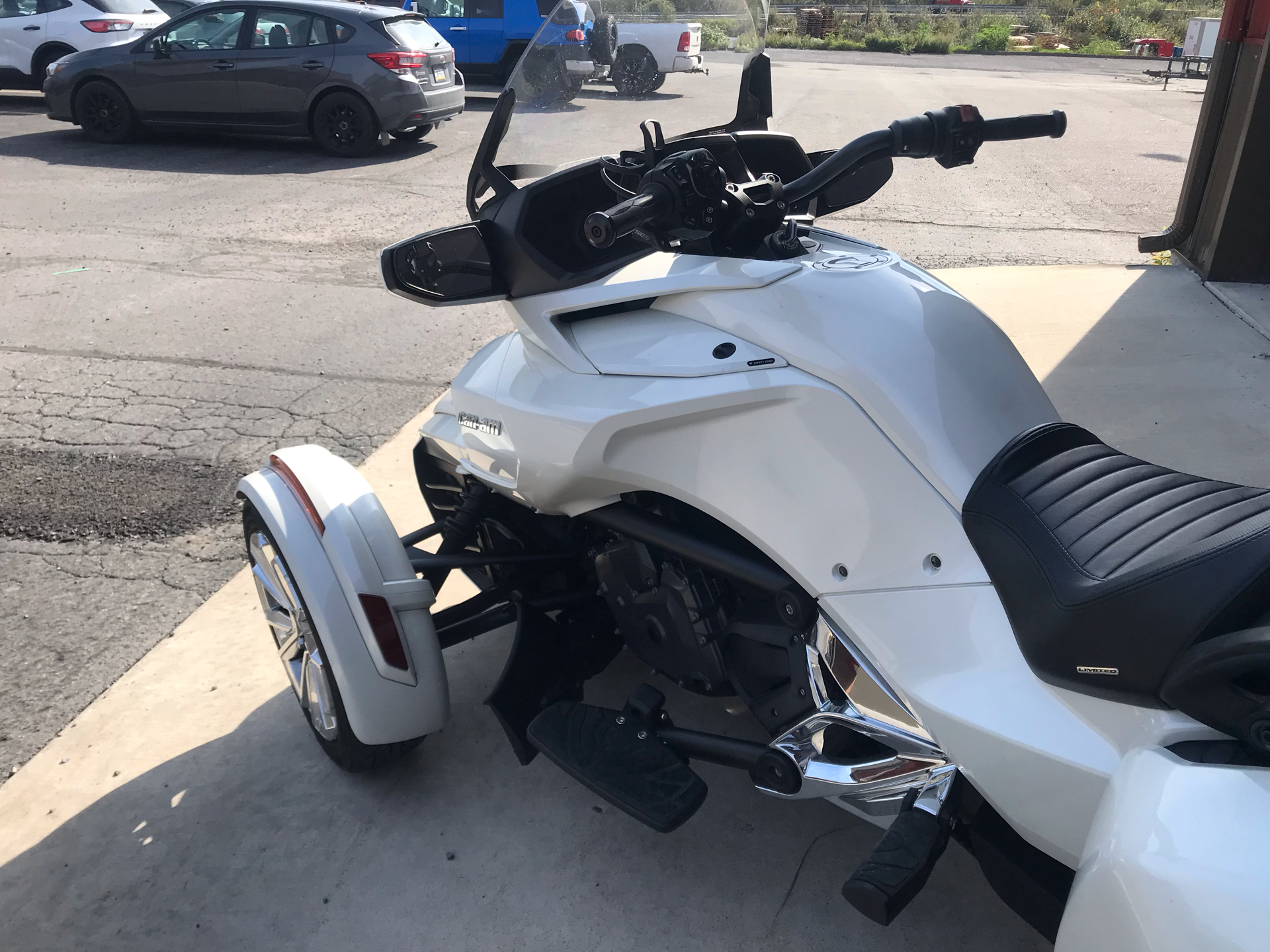 2016 Can-Am Spyder F3 Limited in Tyrone, Pennsylvania - Photo 8