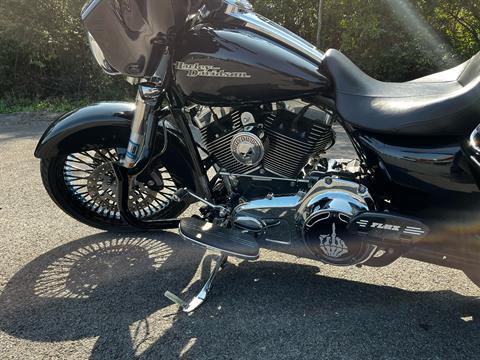 2013 Harley-Davidson Street Glide® in Tyrone, Pennsylvania - Photo 11