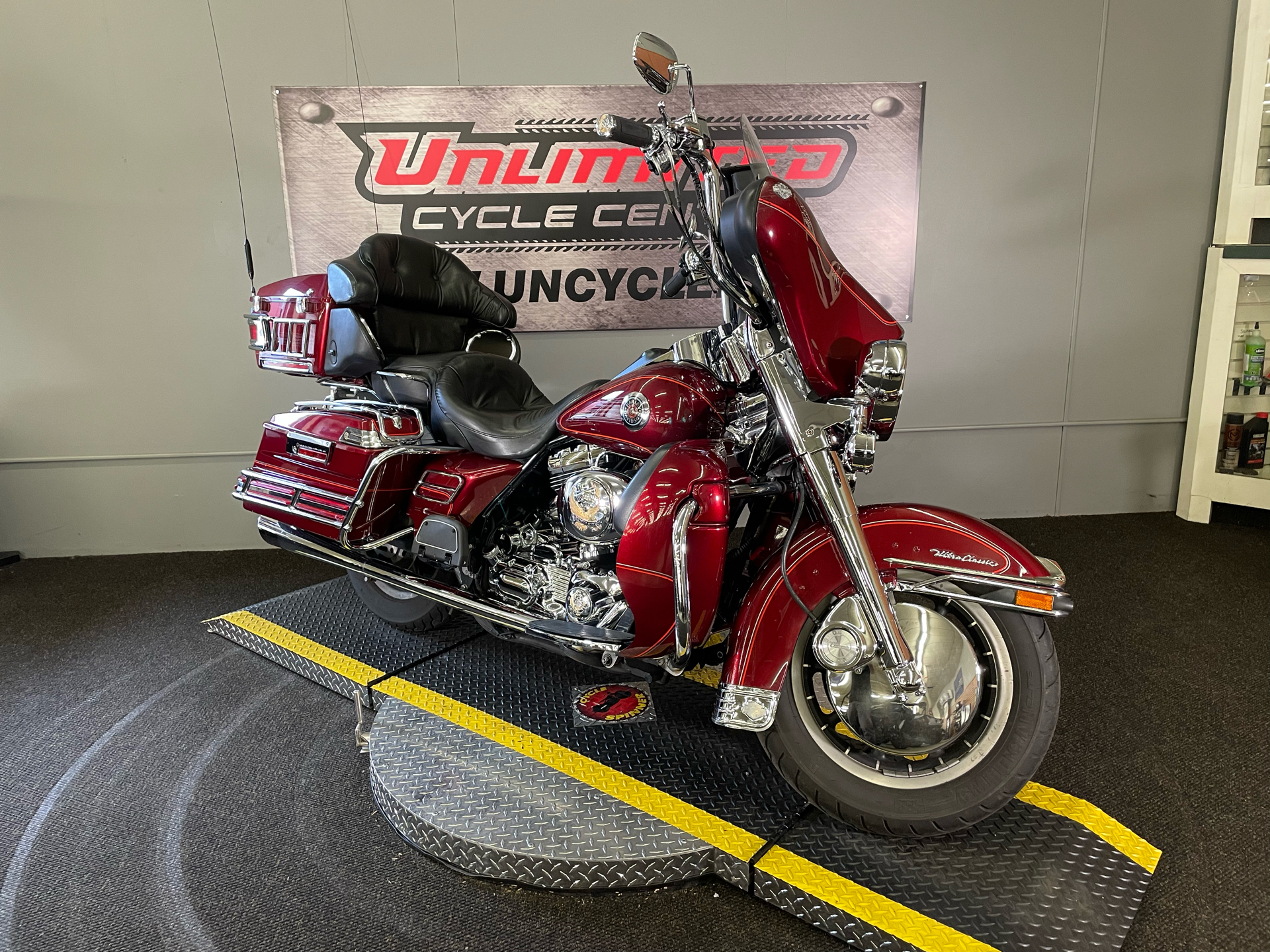 2001 Harley-Davidson FLHTCUI Ultra Classic® Electra Glide® in Tyrone, Pennsylvania - Photo 1