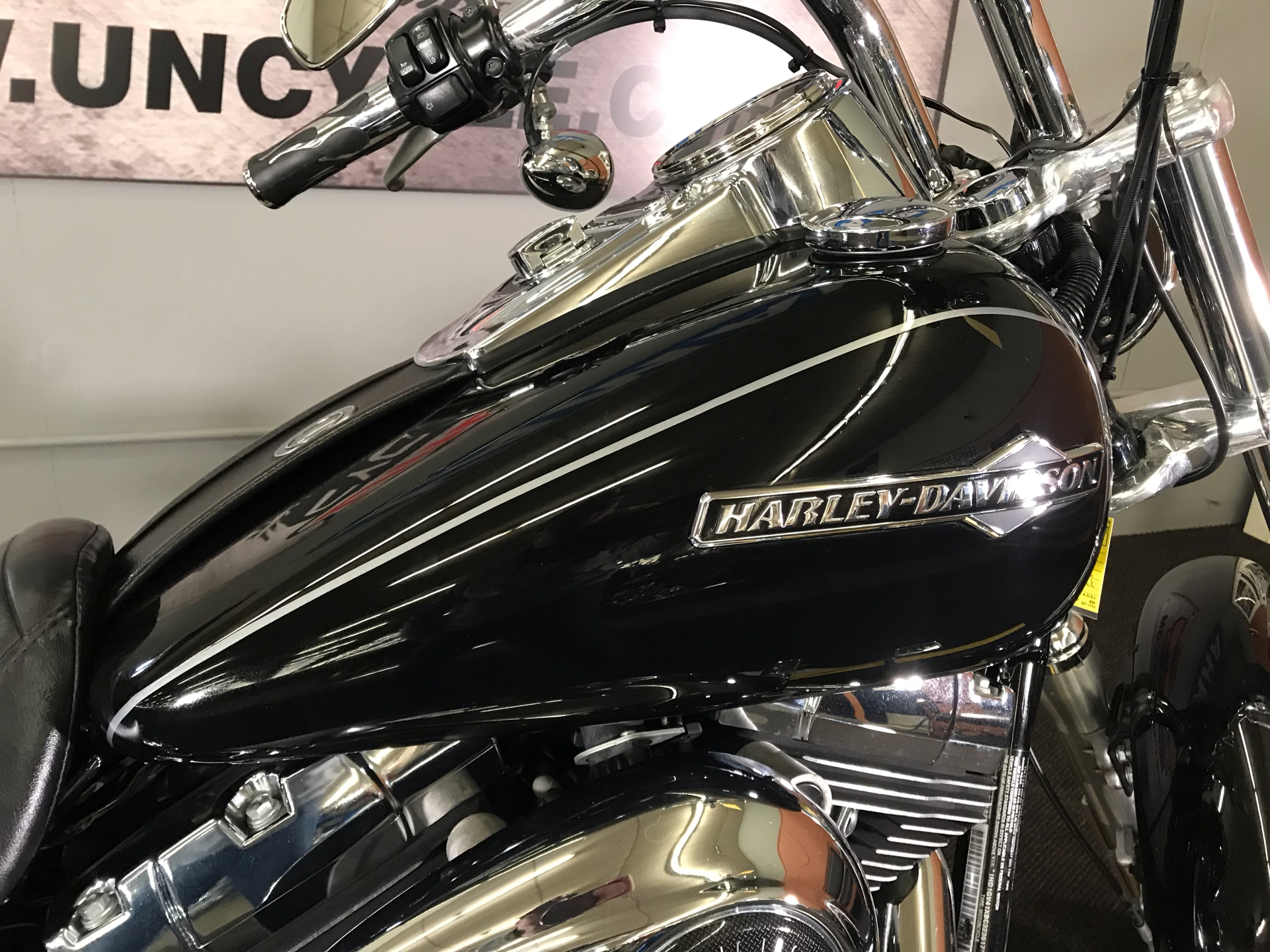 2011 Harley-Davidson Dyna® Super Glide® Custom in Tyrone, Pennsylvania - Photo 4