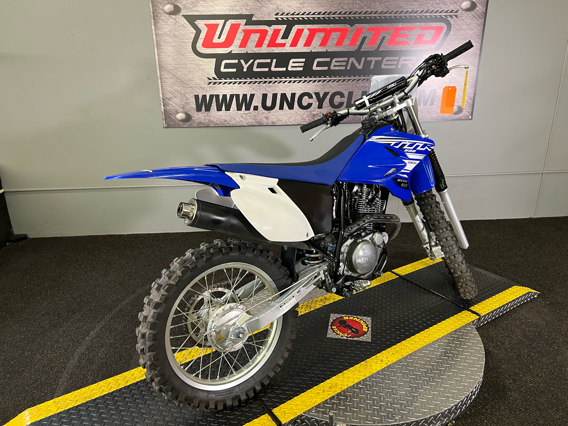 2019 Yamaha TT-R230 in Tyrone, Pennsylvania - Photo 10
