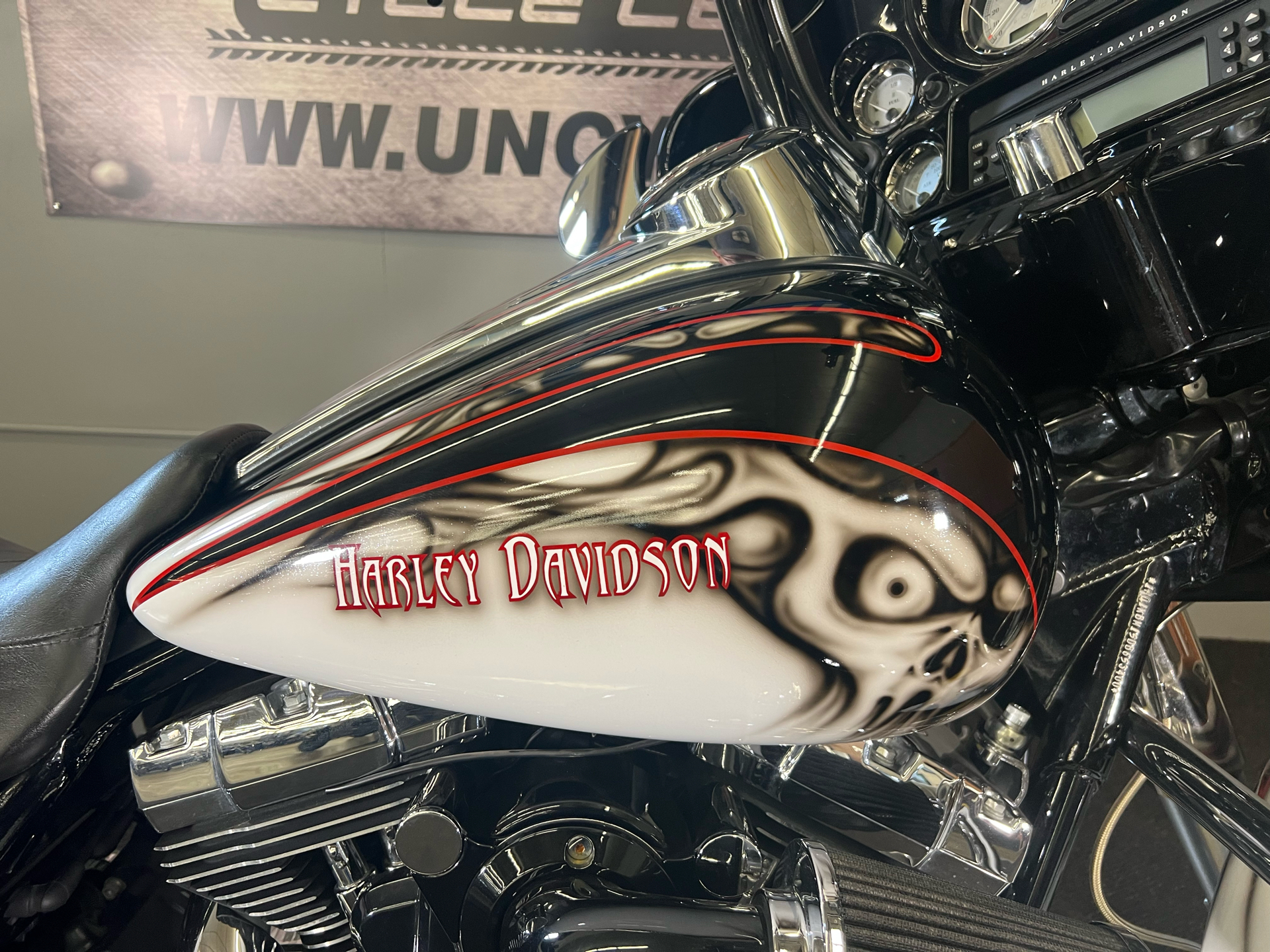 2013 Harley-Davidson Street Glide® in Tyrone, Pennsylvania - Photo 4
