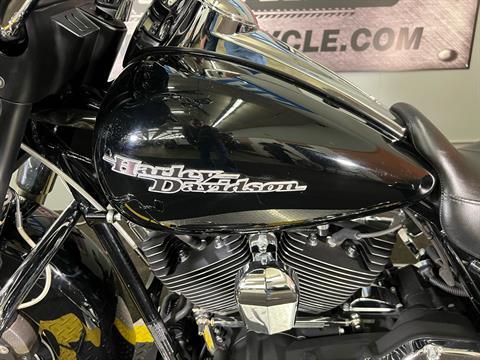 2013 Harley-Davidson Street Glide® in Tyrone, Pennsylvania - Photo 10