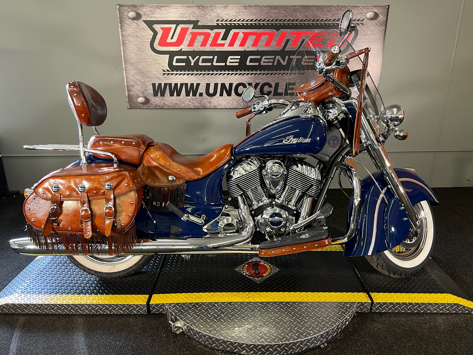 2014 Indian Chief® Vintage in Tyrone, Pennsylvania - Photo 2