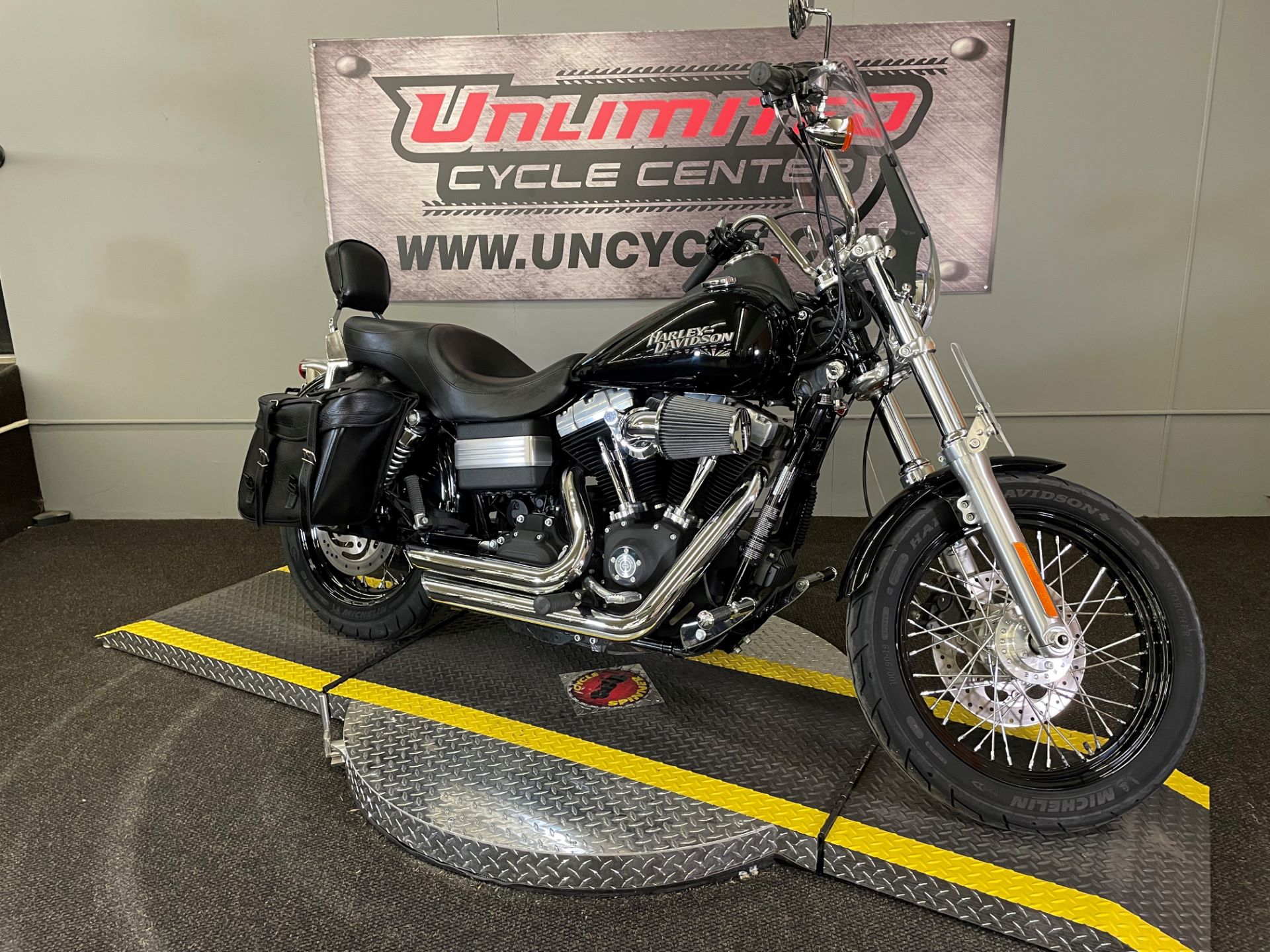 2010 Harley-Davidson Dyna® Street Bob® in Tyrone, Pennsylvania - Photo 1