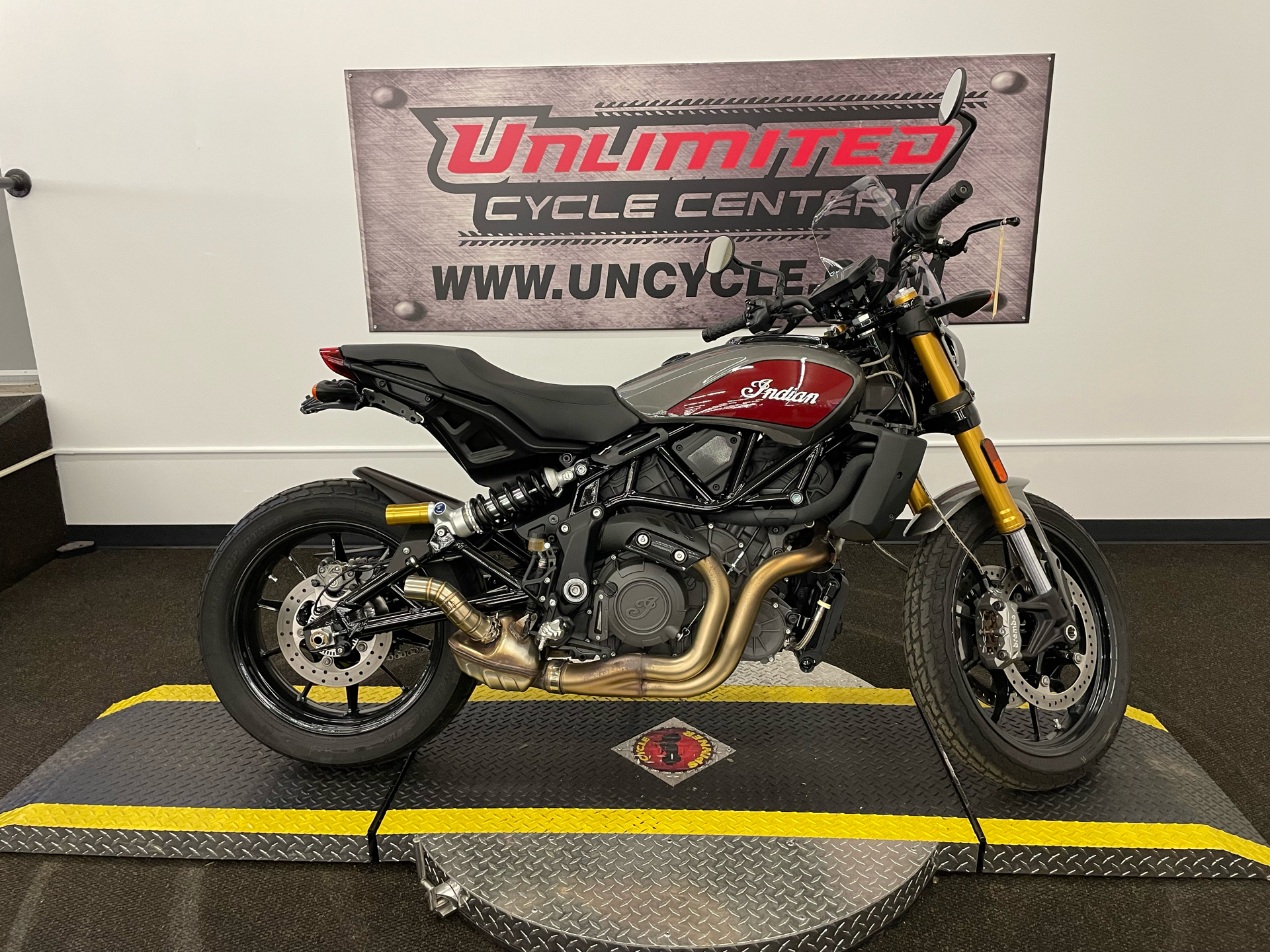 2019 Indian Motorcycle FTR™ 1200 S in Tyrone, Pennsylvania - Photo 2