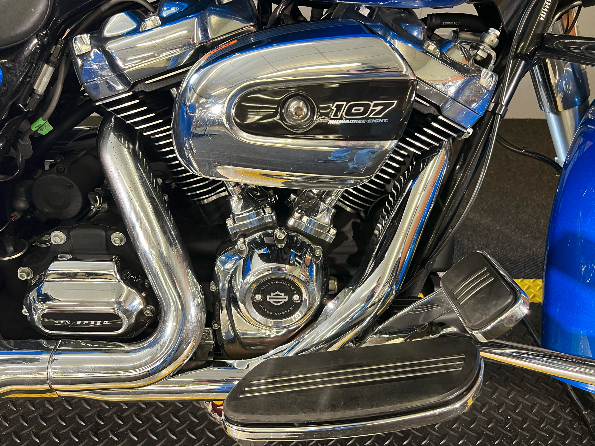 2018 Harley-Davidson Street Glide® in Tyrone, Pennsylvania - Photo 3