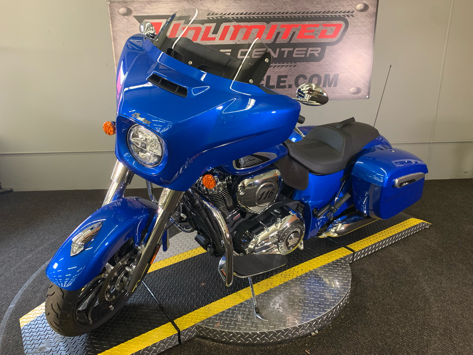 2020 Indian Chieftain® Limited in Tyrone, Pennsylvania - Photo 3