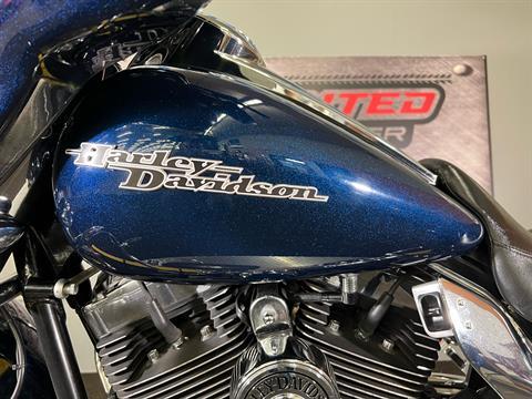 2012 Harley-Davidson Street Glide® in Tyrone, Pennsylvania - Photo 11