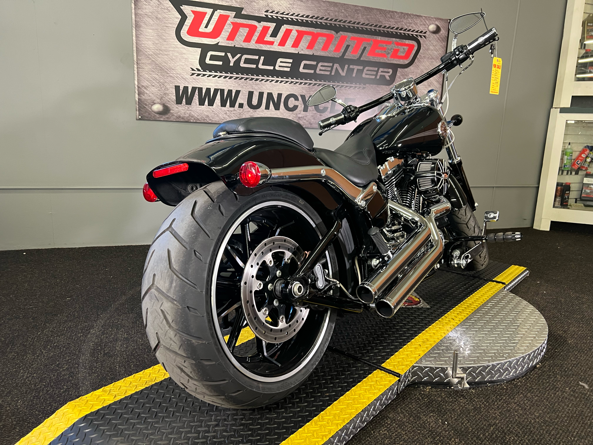 2014 Harley-Davidson Breakout® in Tyrone, Pennsylvania - Photo 13